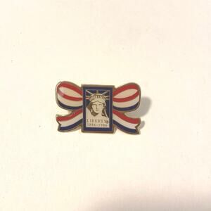 Vintage Statue of Liberty Pin